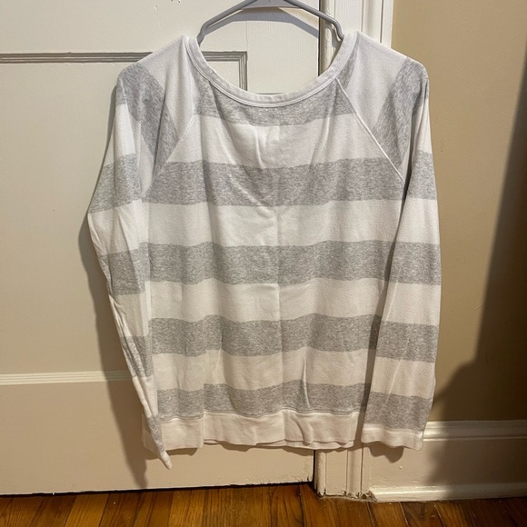 The Limited Long Sleeve Gray and White Tee - Picture 3 of 8